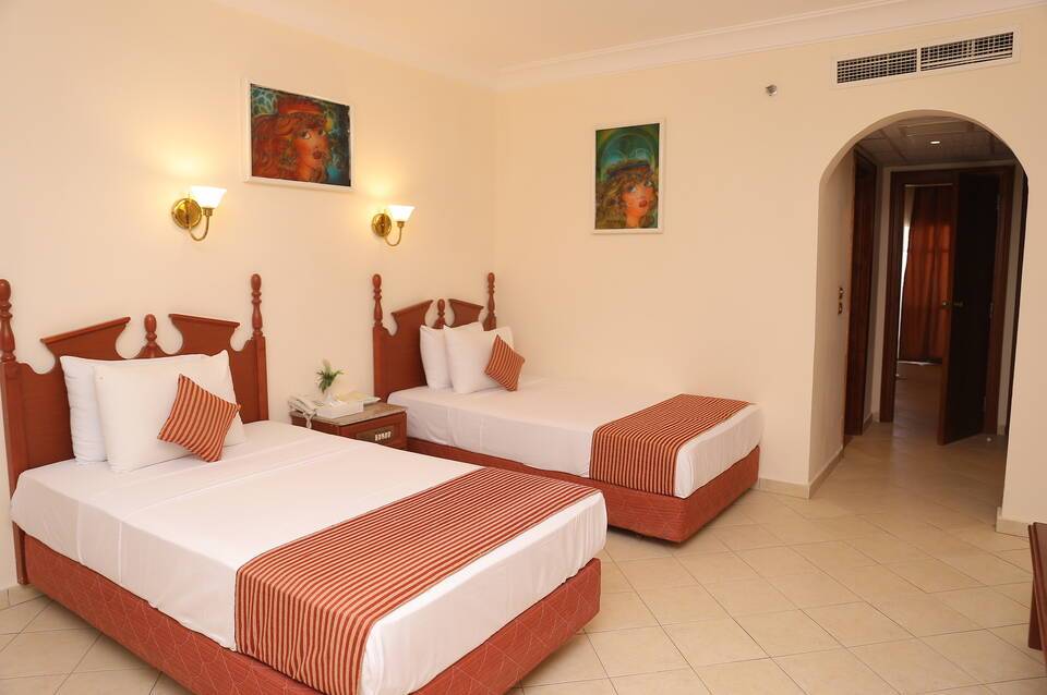 Aladdin Beach Resort 5