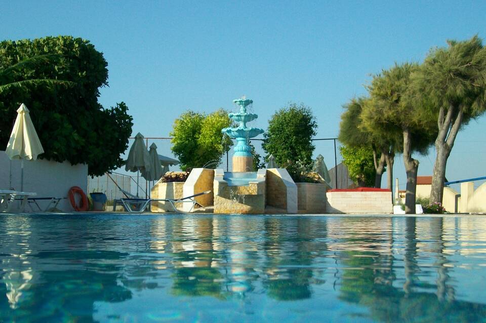 Nirvana Beach Hotel 5