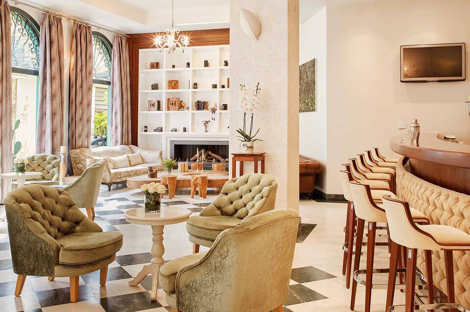 Dioni Boutique Hotel 3