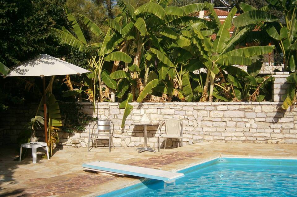 Kaiafas Lake Hotel 2