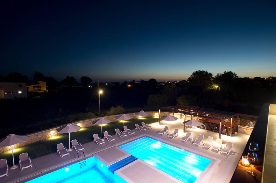 Niriides Luxury Villas 1