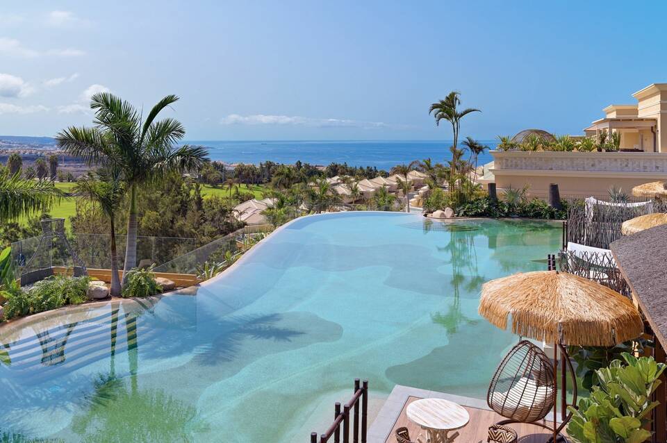 Royal River Luxury Hotel 1