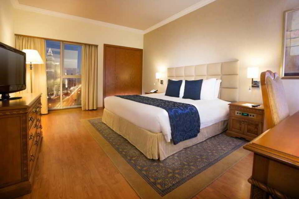 Millennium Plaza Downtown Hotel 3