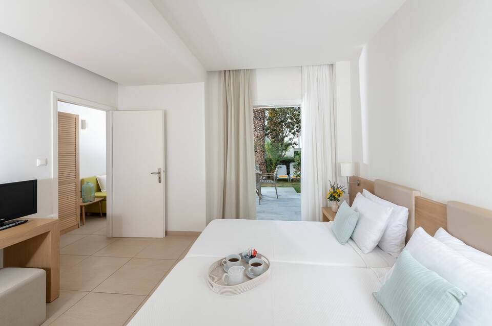 Maritimo Beach Hotel 4