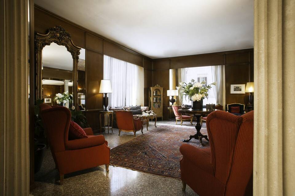 Colonna Palace 2