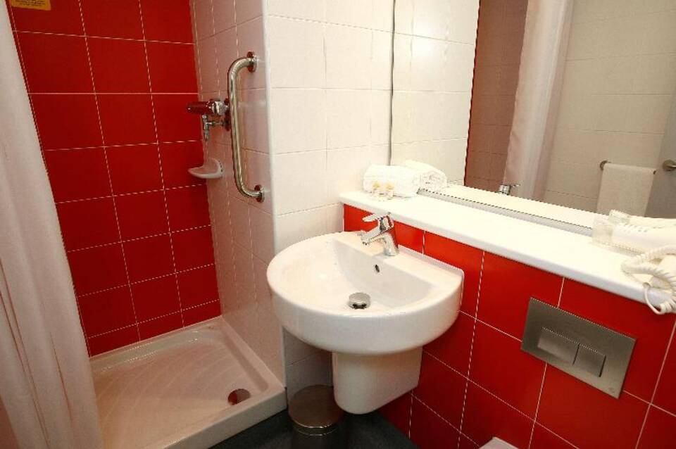 Travelodge Barcelona Poblenou 5