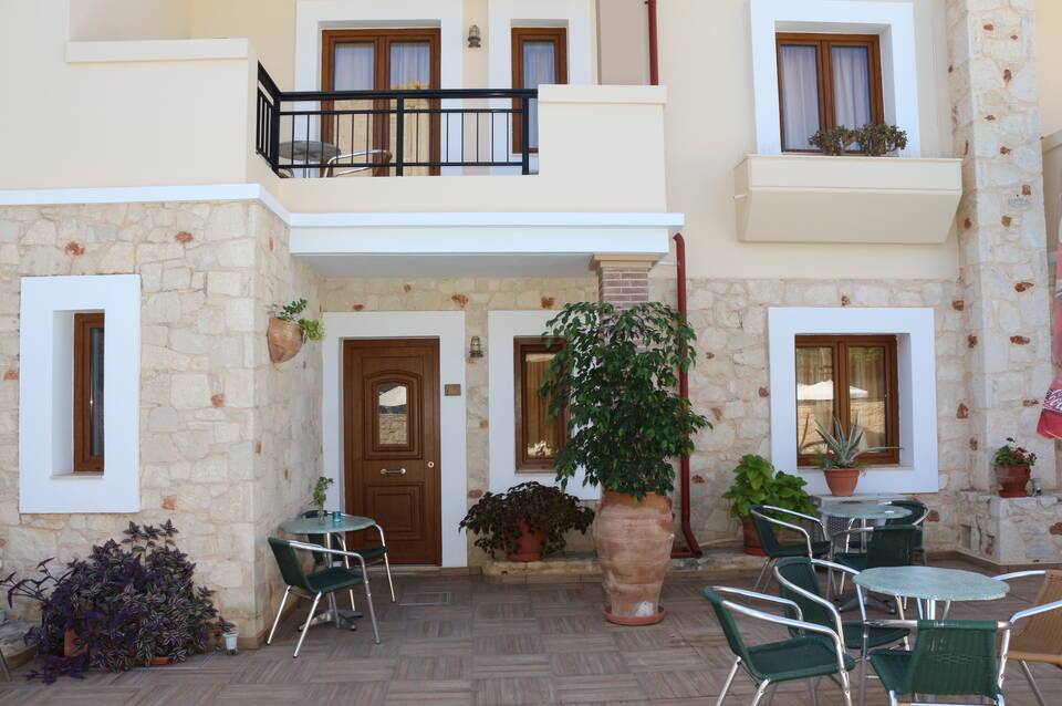 Apollo City Hotel 4