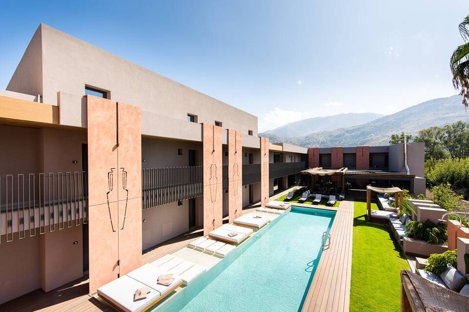 Pilot Amphora Boutique Hotel 4