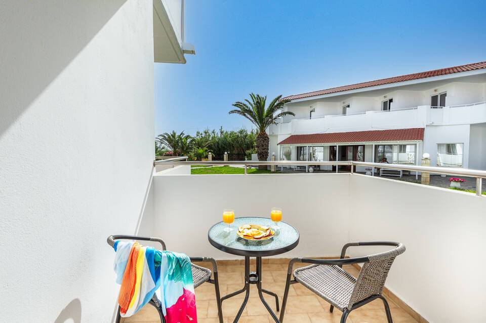 Mrs Chryssana Beach Hotel 4