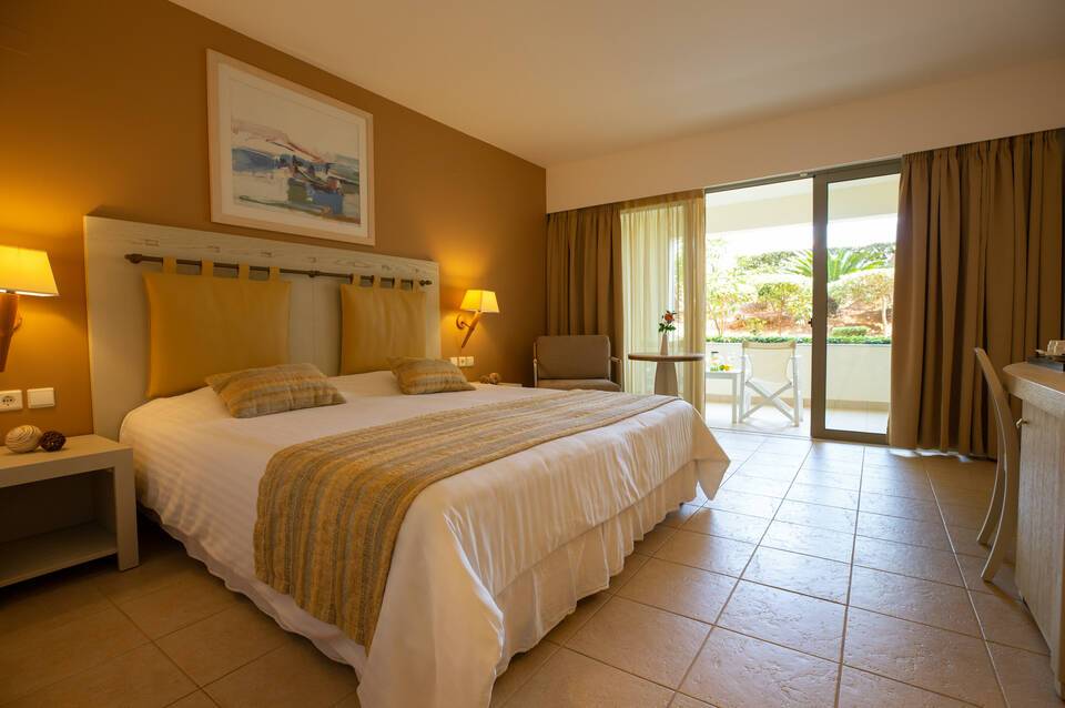 Giannoulis Santa Marina Plaza 1