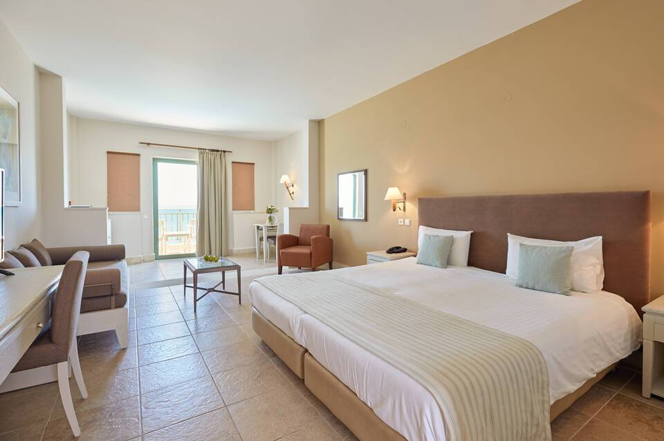Giannoulis Grand Bay Beach Resort 4