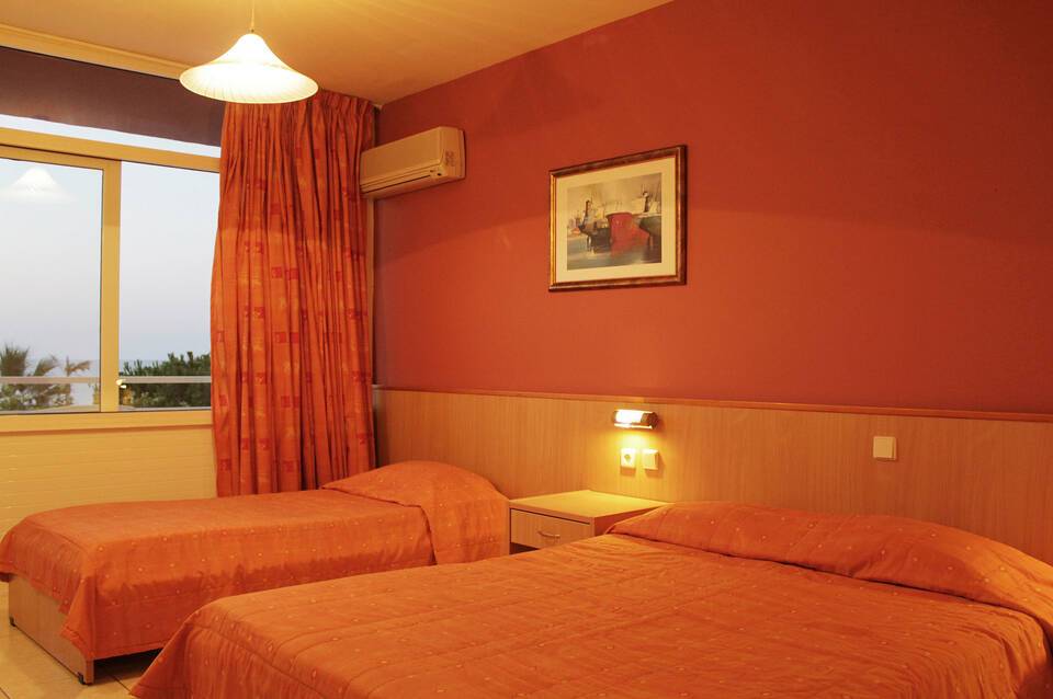Eri Beach & Village 1