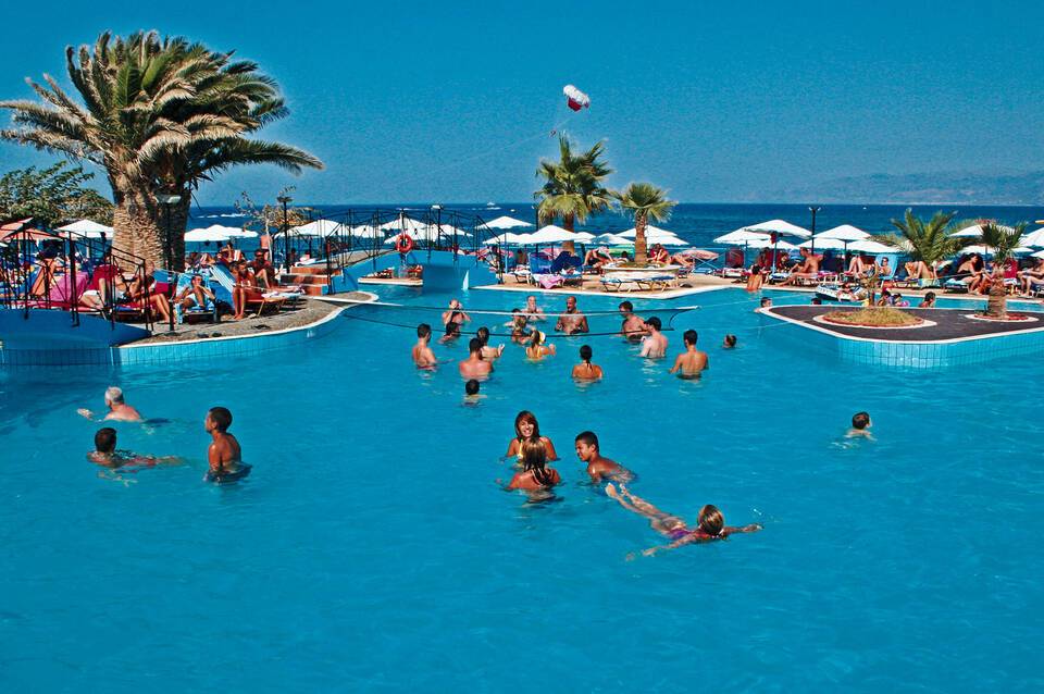 Eri Beach & Village 2
