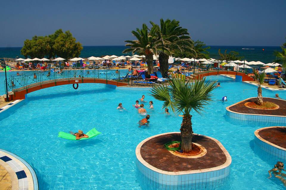 Eri Beach & Village 3