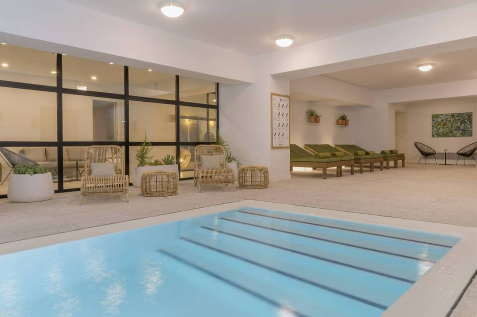 HM Ayron Park - Adults Only 3
