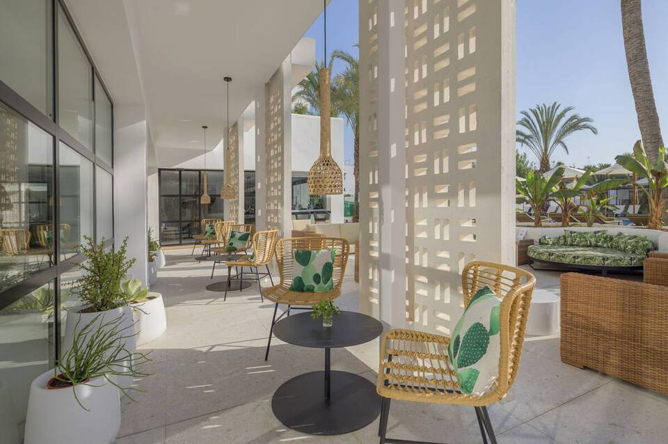 HM Ayron Park - Adults Only 4