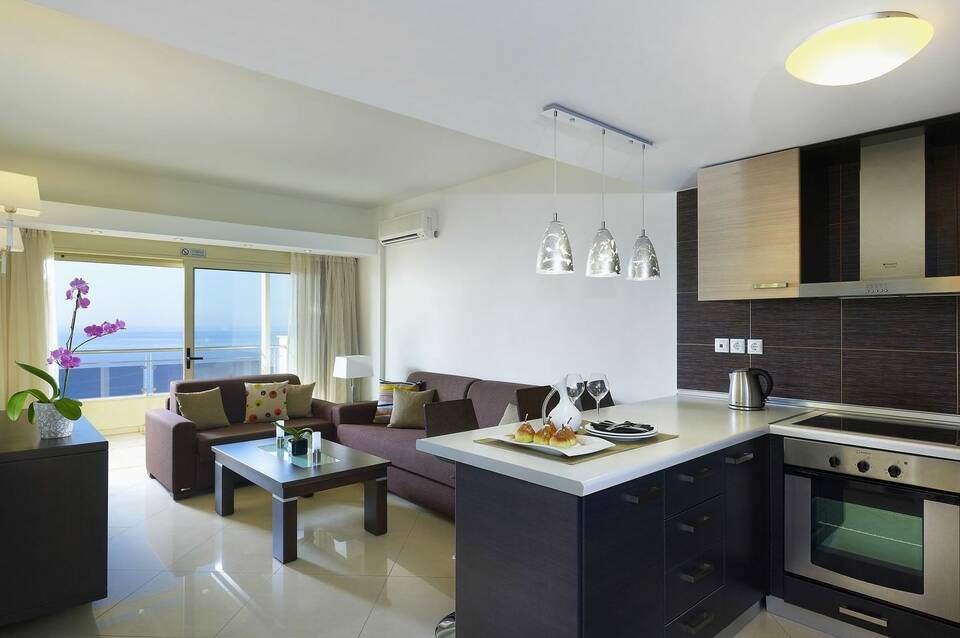 Macaris Suites & Spa 1