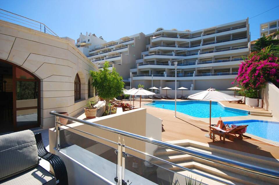 Macaris Suites & Spa 2