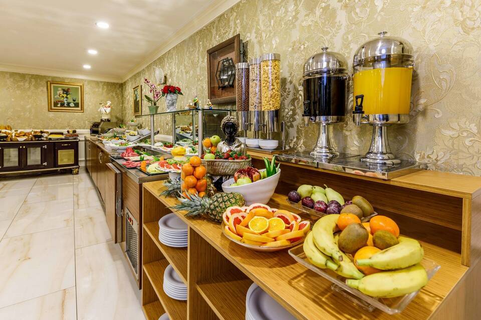 Golden Crown Hotel 3