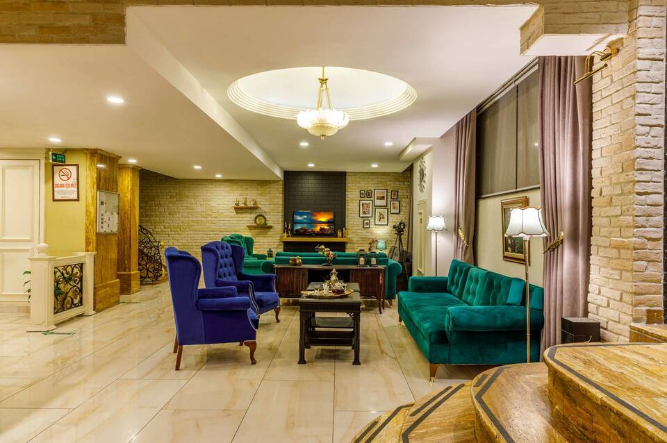 Golden Crown Hotel 5