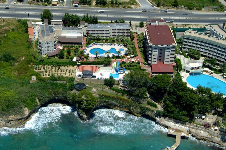 Aska Bayview Resort Hotel 1