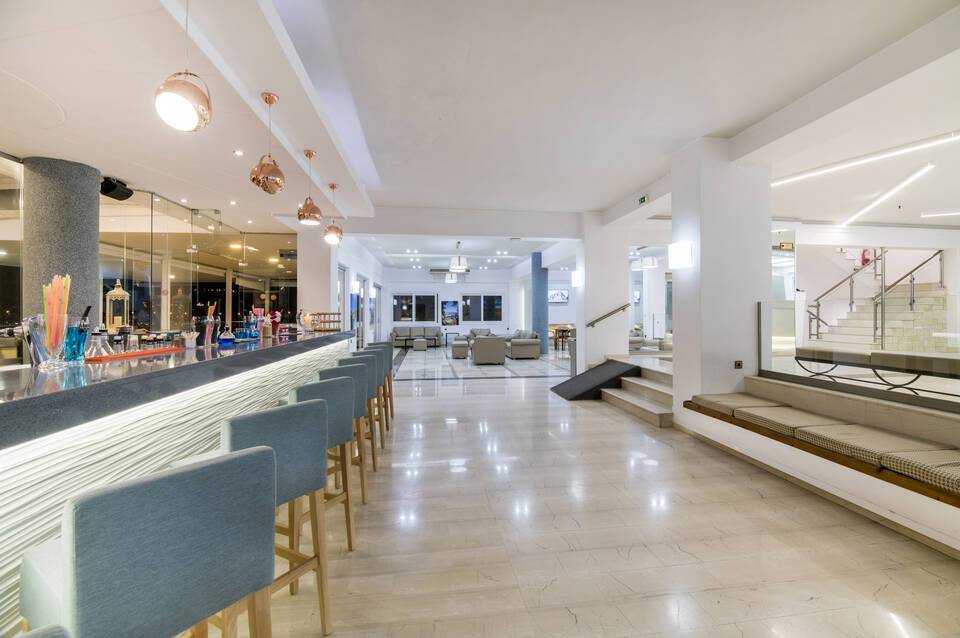 Horizon Beach Hotel 2