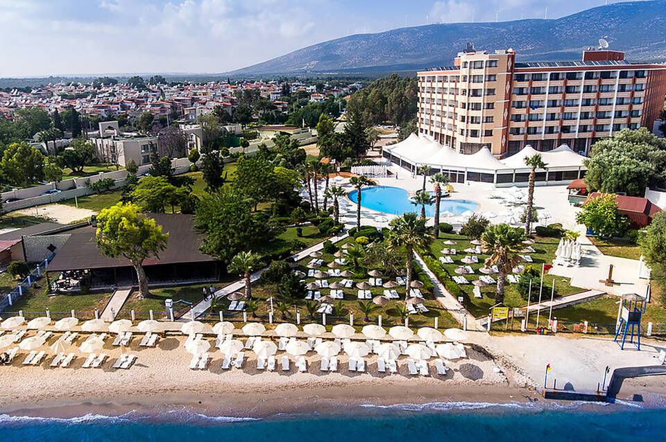 The Holiday Resort Hotel 1