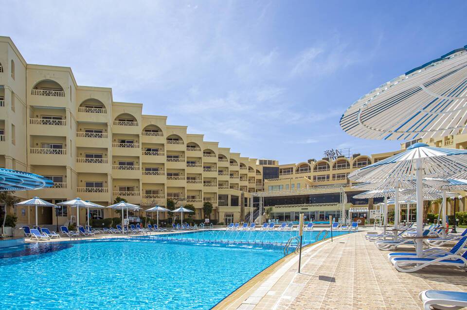 AMC Royal Hotel & Spa 1