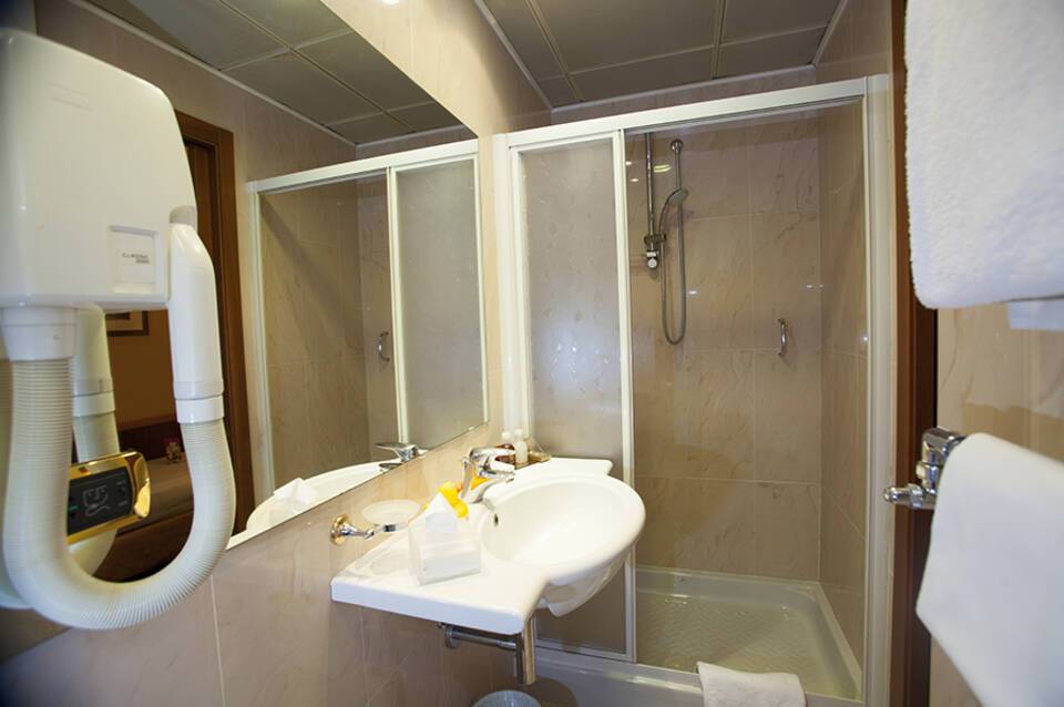 Hotel Berna 4