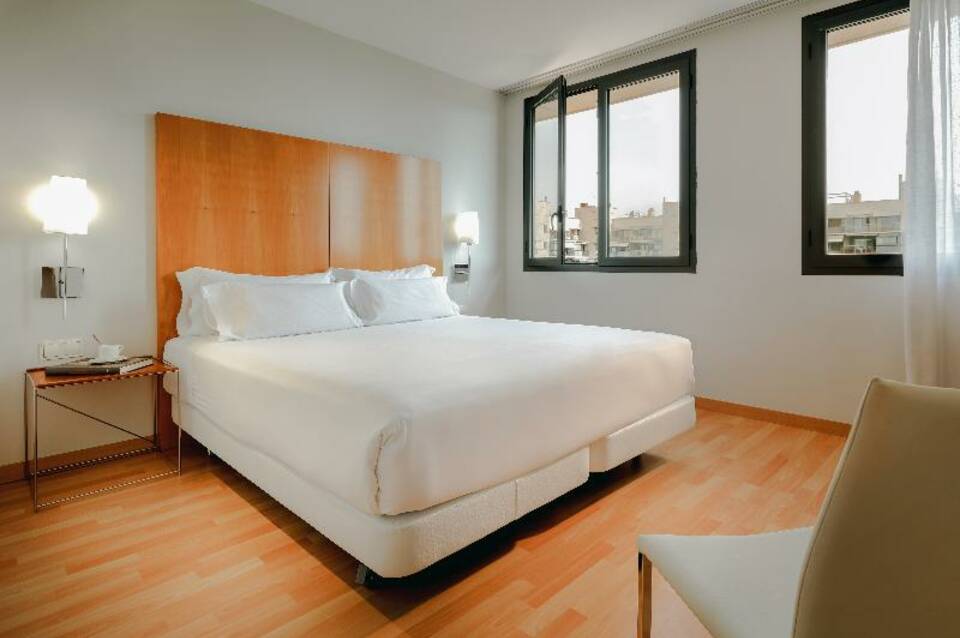 Hotel Catalonia Barcelona Beach 1