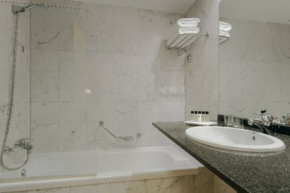 Hotel Catalonia Barcelona Beach 3
