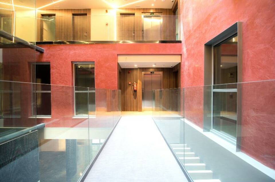 Arya Stadium Hotel 4