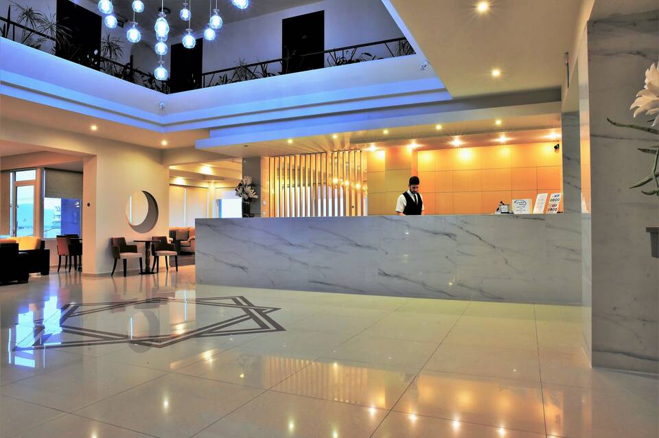 Theo Hotel 3