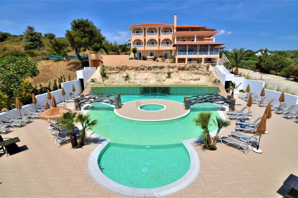 Grand Beach Hotel 1