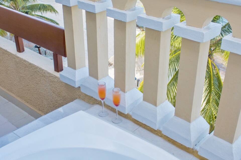 All Ritmo Cancún Resort & Waterpark 5