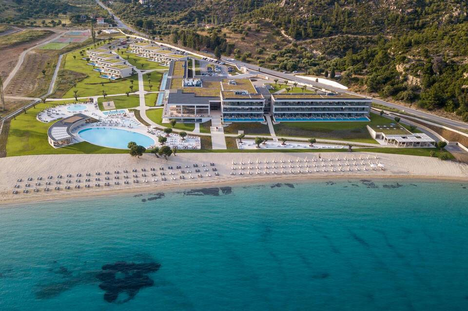 Ammoa Luxury Hotel & Spa Resort 3