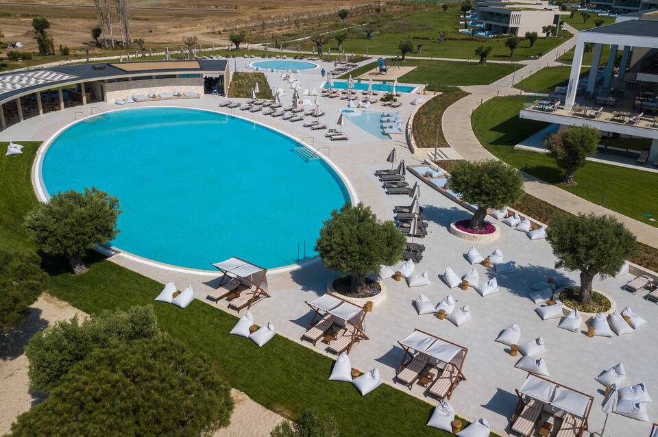 Ammoa Luxury Hotel & Spa Resort 5