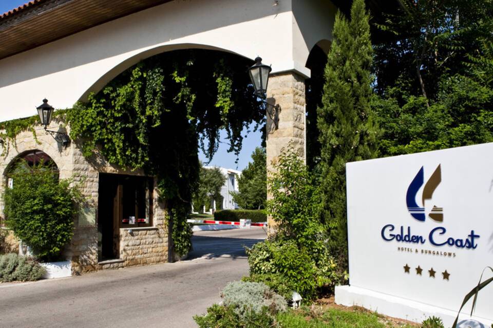 Golden Coast Hotel & Bungalows 3