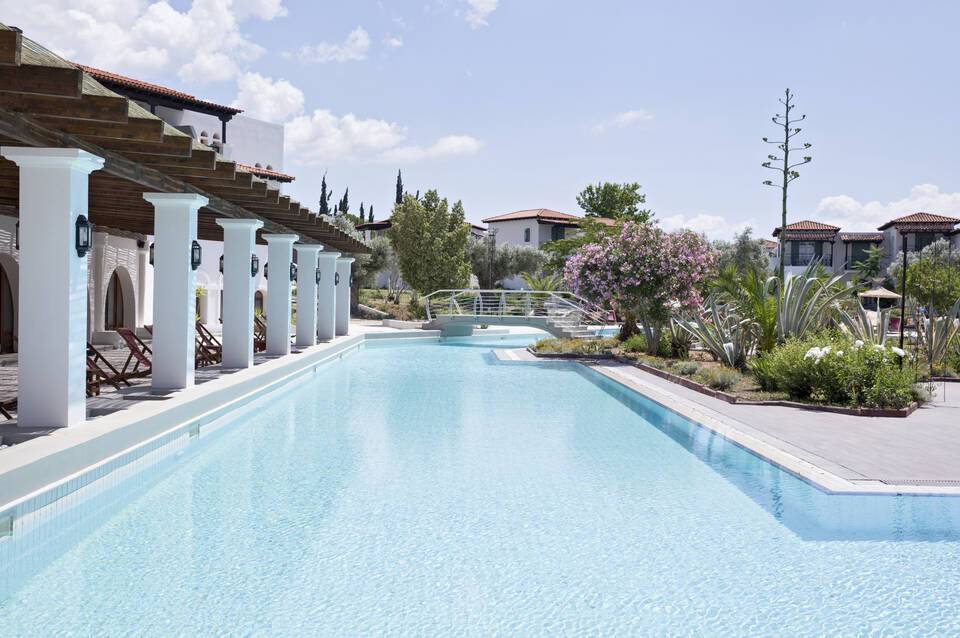 Zeus Eretria Resort 1