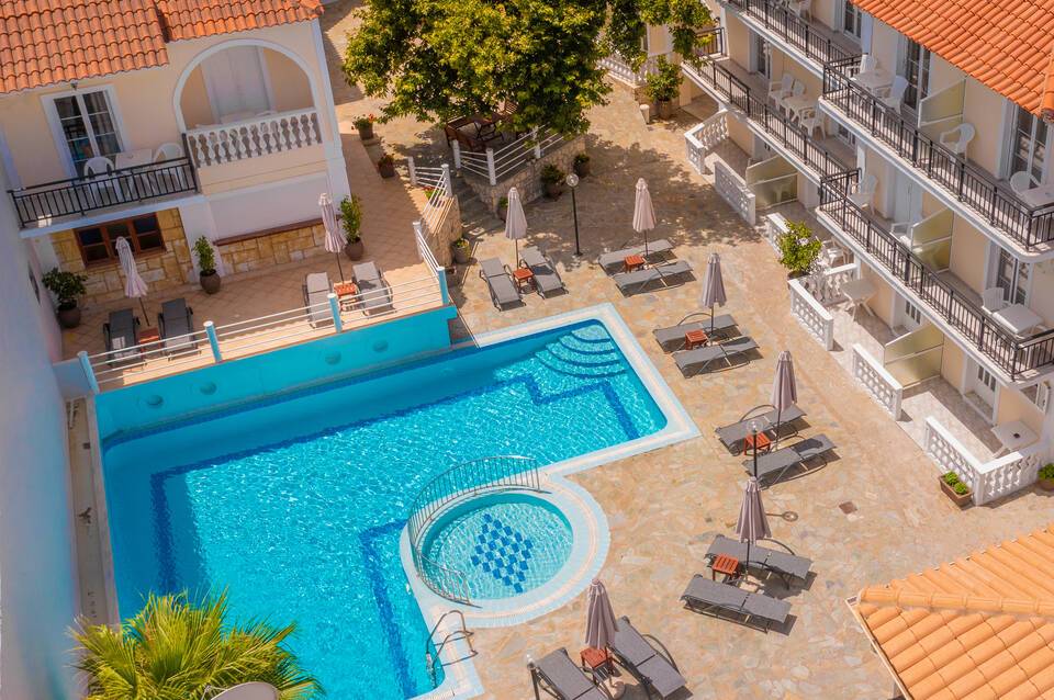 Dimitra Aparthotel 1