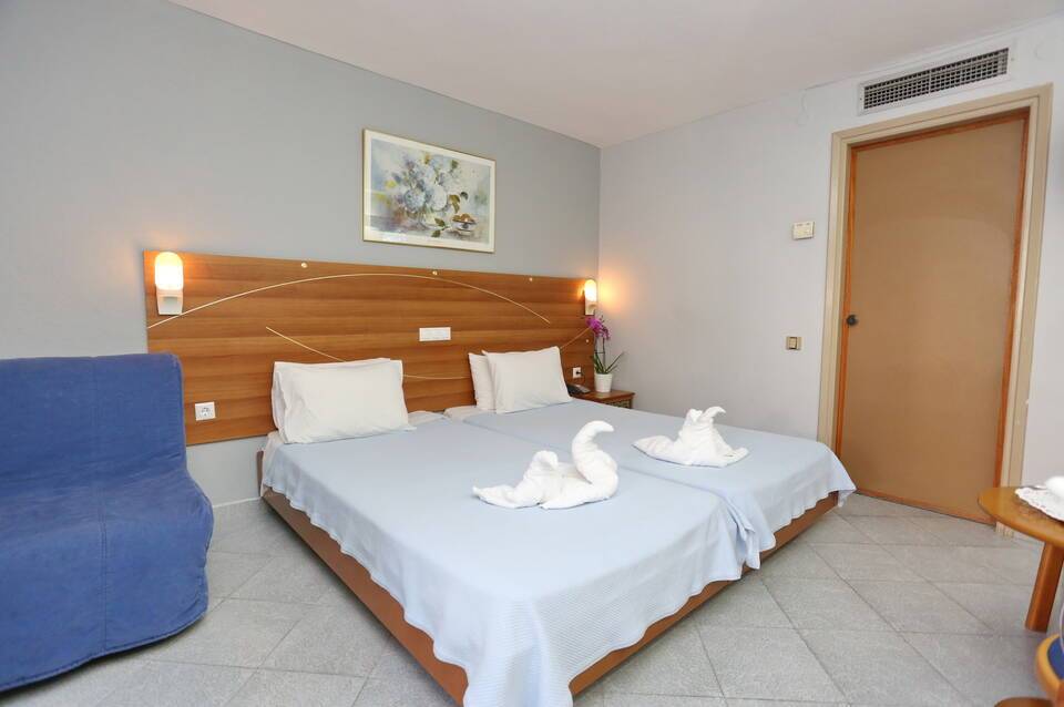 Dionysos Hotel & Suites 5