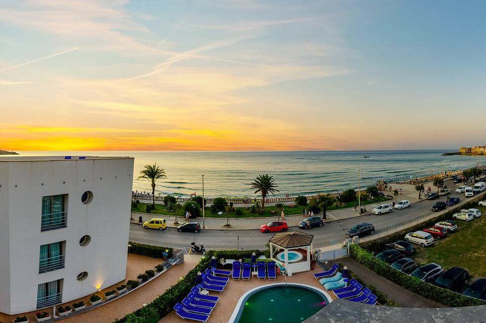Astro Suite Hotel 2