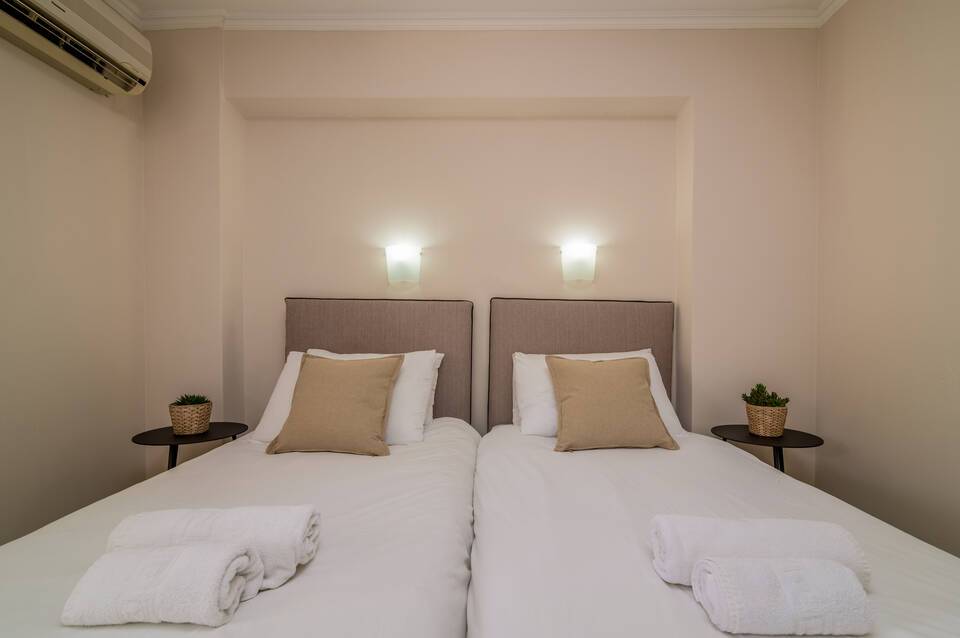 Planos Deluxe Hotel 3
