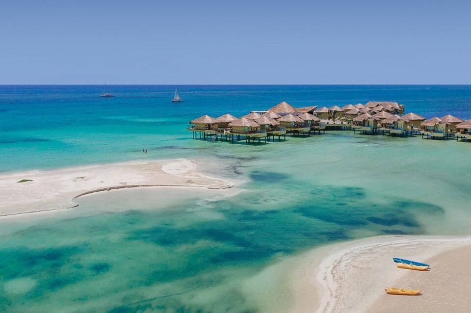 Palafitos Overwater Bungalows 3