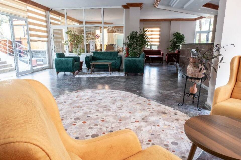 Side Spring Hotel 4