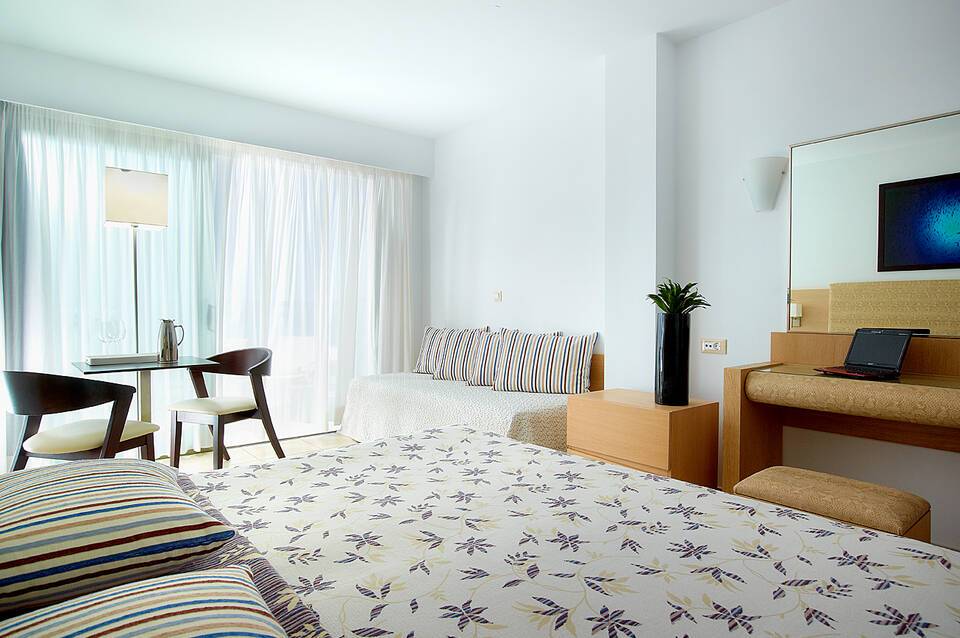 Albatros Spa & Resort Hotel 4