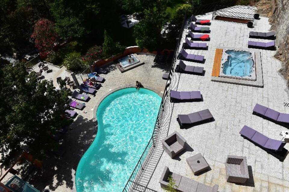 Hôtel les Jardins de la Glacière 1