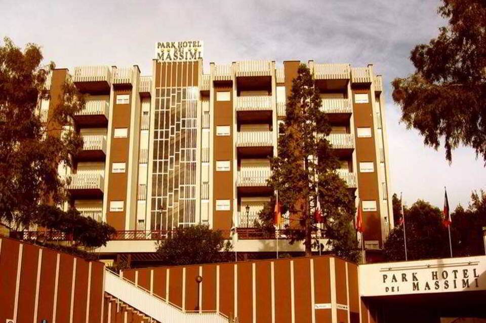 Massimi City Garden Hotel 1