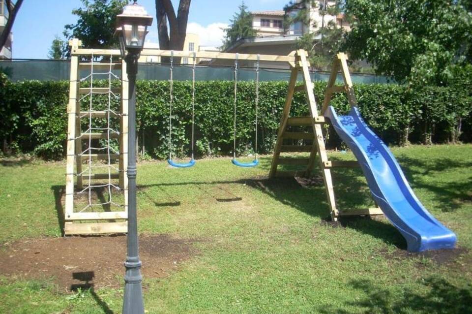 Massimi City Garden Hotel 5