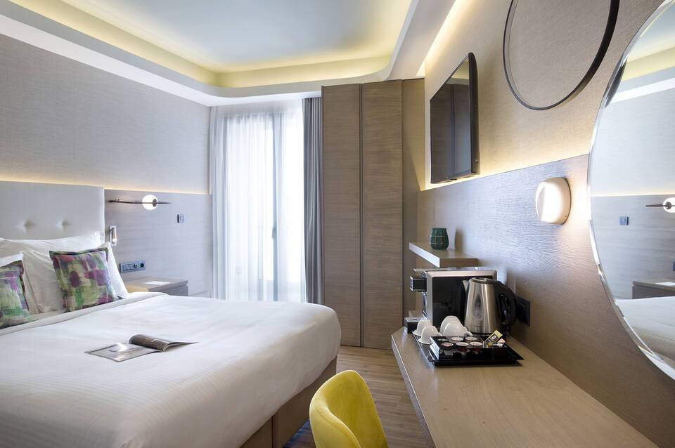 Zeus Essence Wyndham Athens Residence 4
